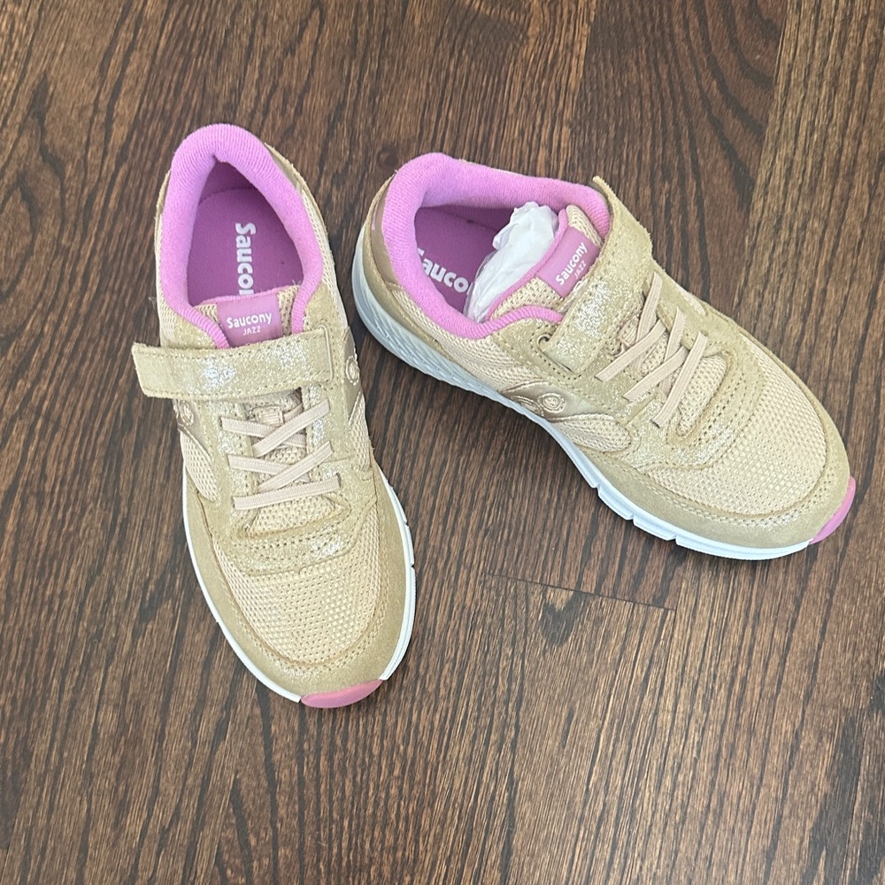 Saucony Kids Sneakers - brand new gold Velcro school shoes